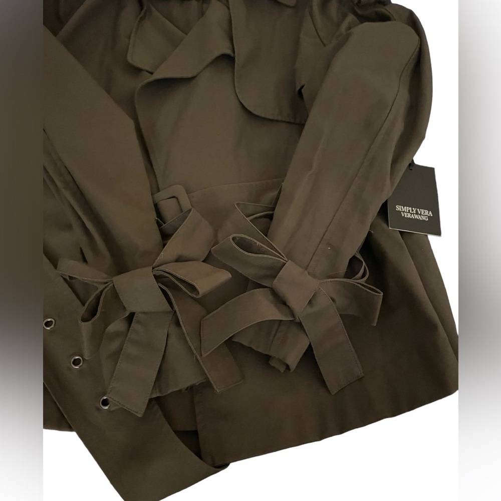 Vera Wang Women’s Lightweight Jacket. Green. Belted with ribbon sleeves. Medium - Picture 3 of 7